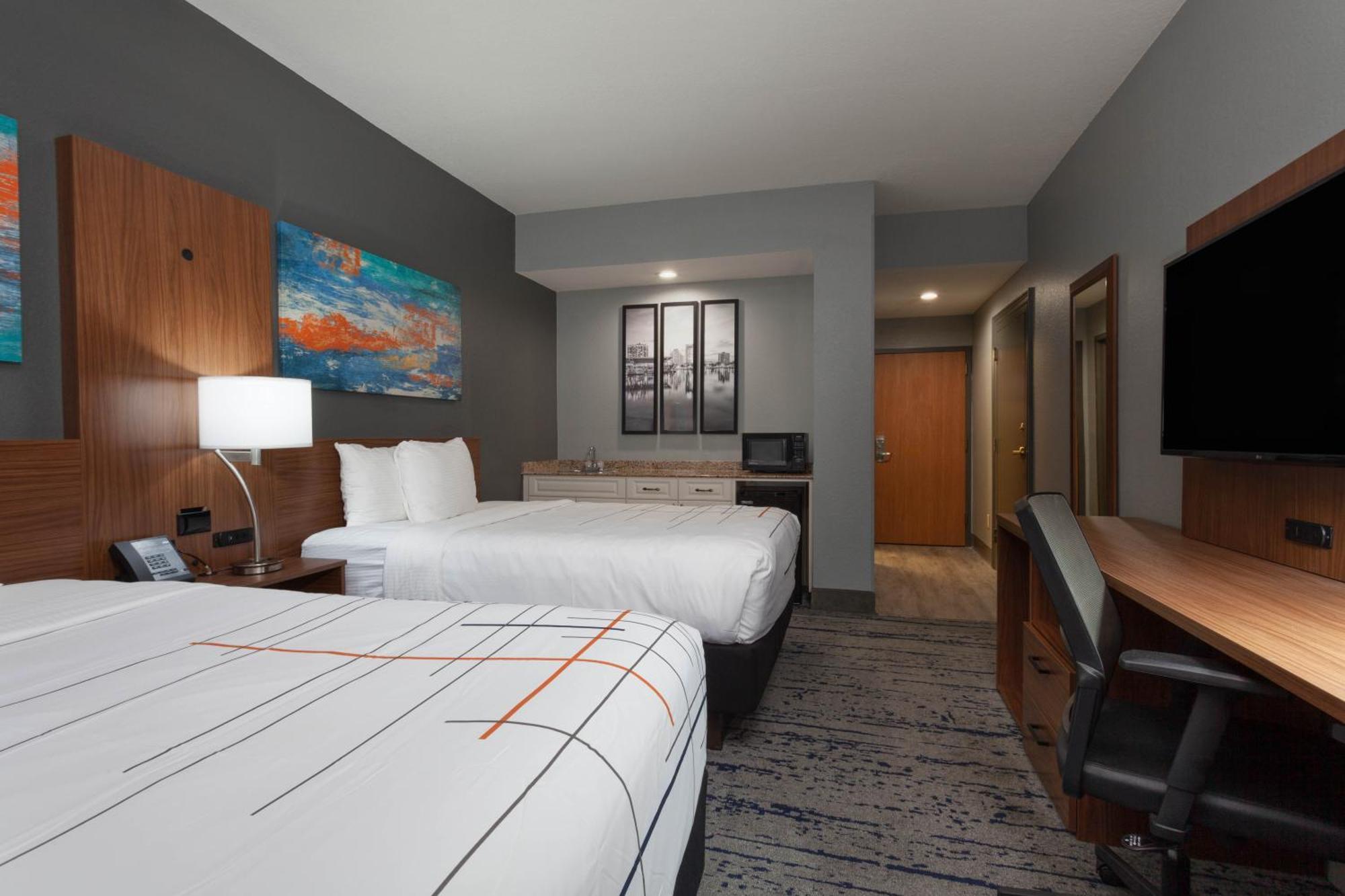 La Quinta By Wyndham St. Petersburg Northeast *Newly Renovated Hotel Kültér fotó