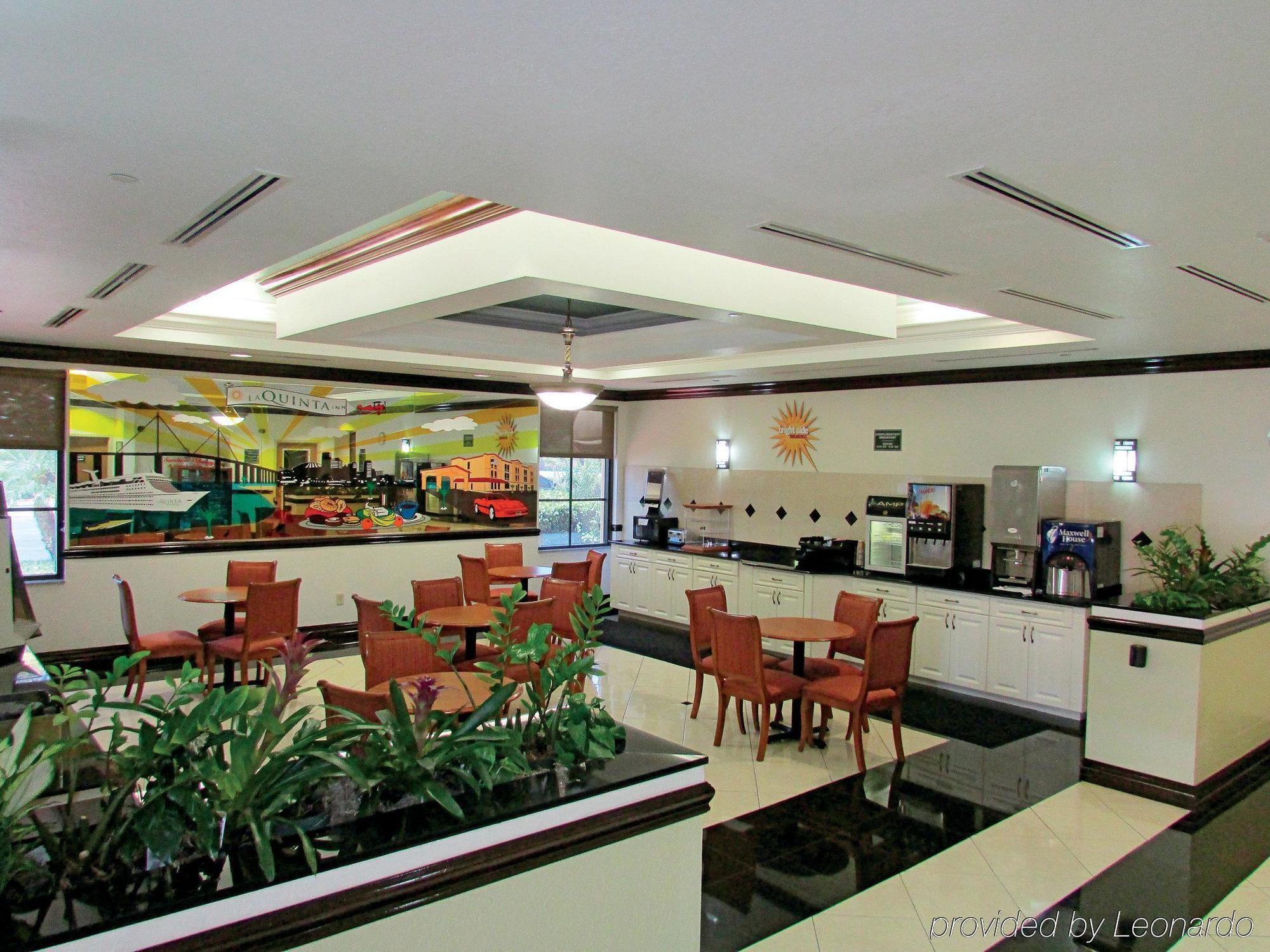 La Quinta By Wyndham St. Petersburg Northeast *Newly Renovated Hotel Kültér fotó