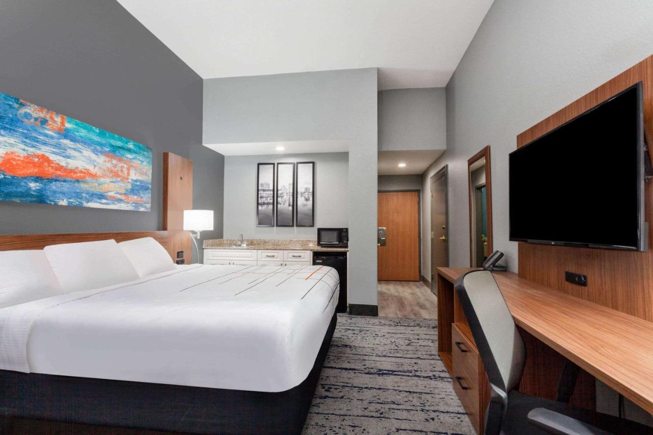 La Quinta By Wyndham St. Petersburg Northeast *Newly Renovated Hotel Kültér fotó